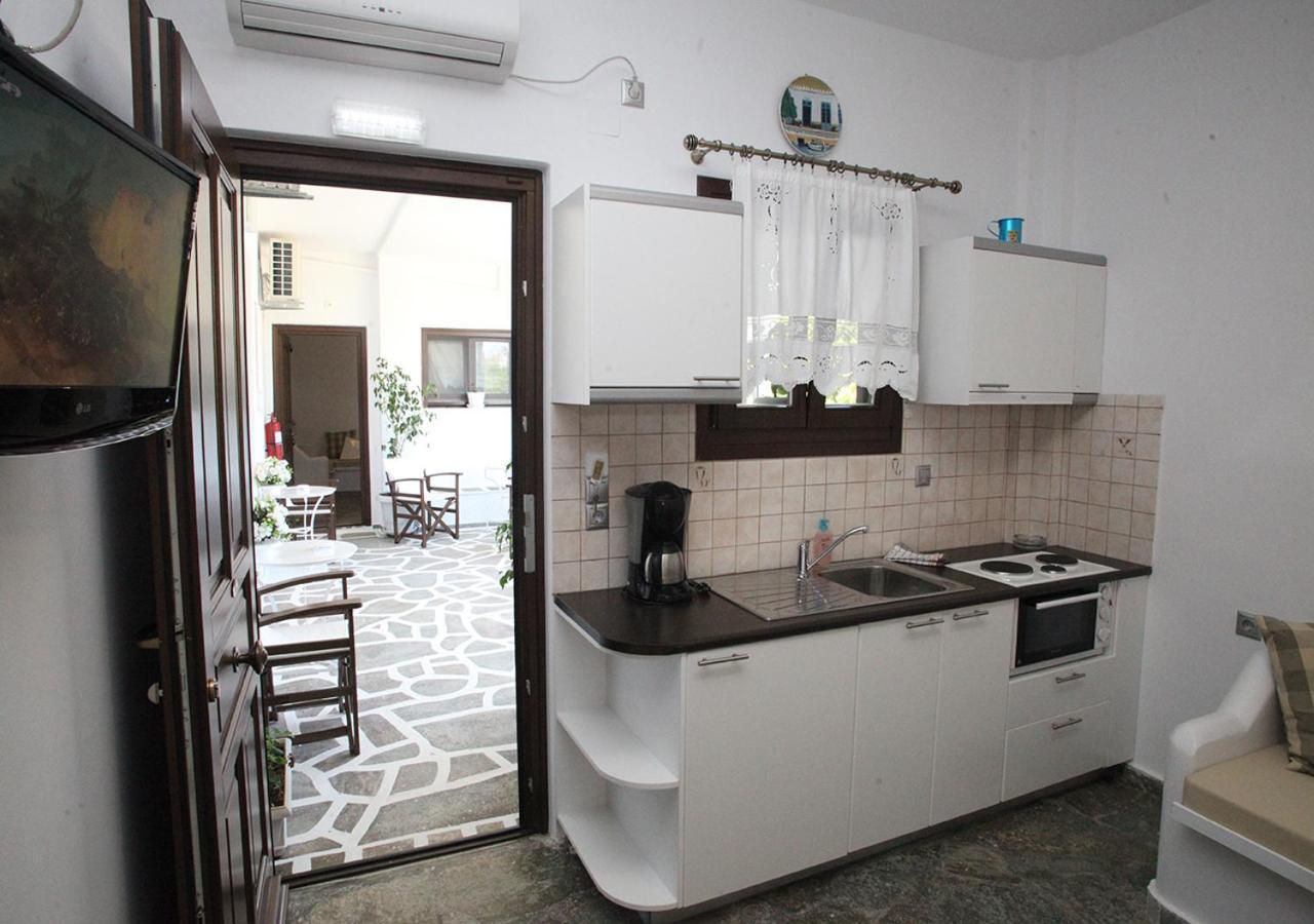 Pergola Aparthotel Livadi  Exterior photo